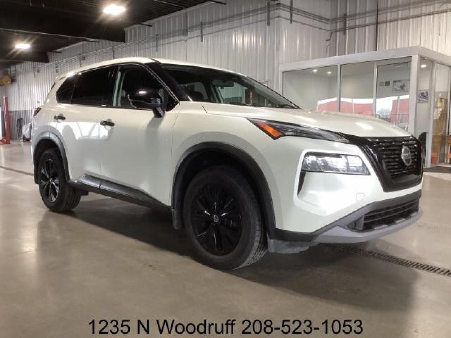 2021 Pearl White TriCoat /Charcoal Nissan Rogue SV AWD (JN8AT3BB5MW) with an 2.5L L4 DOHC 16V engine, Continuously Variable Transmission transmission, located at 1235 N Woodruff Ave., Idaho Falls, 83401, (208) 523-1053, 43.507172, -112.000488 - Photo#5