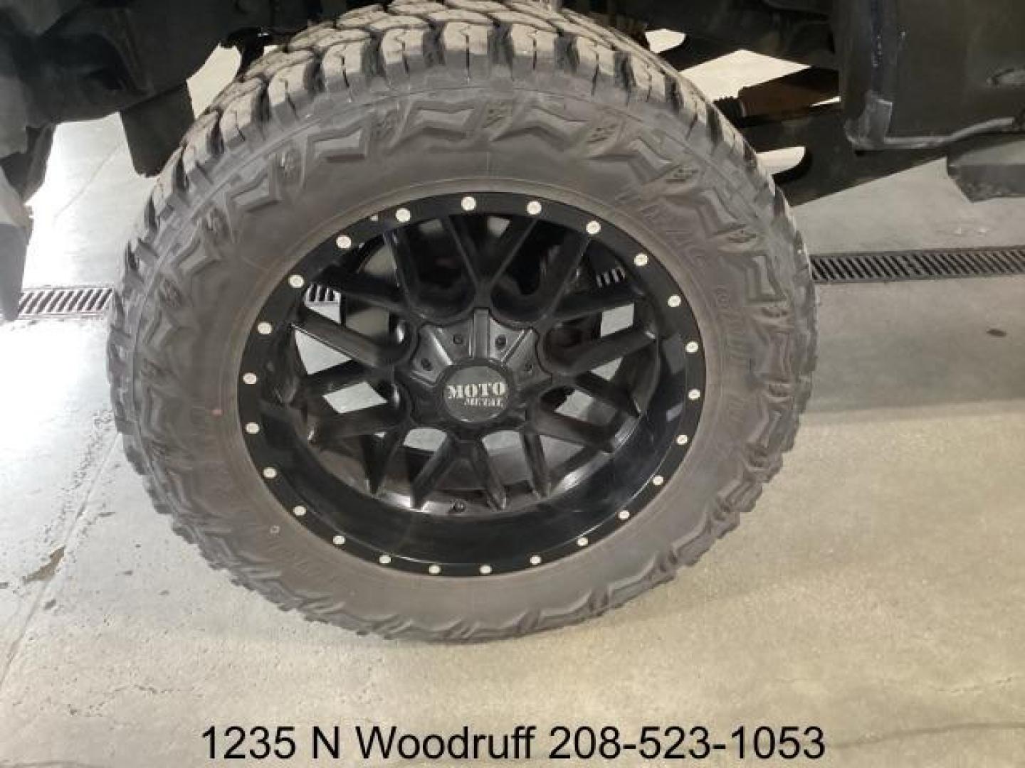 2018 Shadow Black /Medium Earth Gray, cloth Ford F-250 SD XLT Crew Cab 4WD (1FT7W2BT4JE) with an 6.7L V8 OHV 16V DIESEL engine, 6-Speed Automatic transmission, located at 1235 N Woodruff Ave., Idaho Falls, 83401, (208) 523-1053, 43.507172, -112.000488 - Photo#7