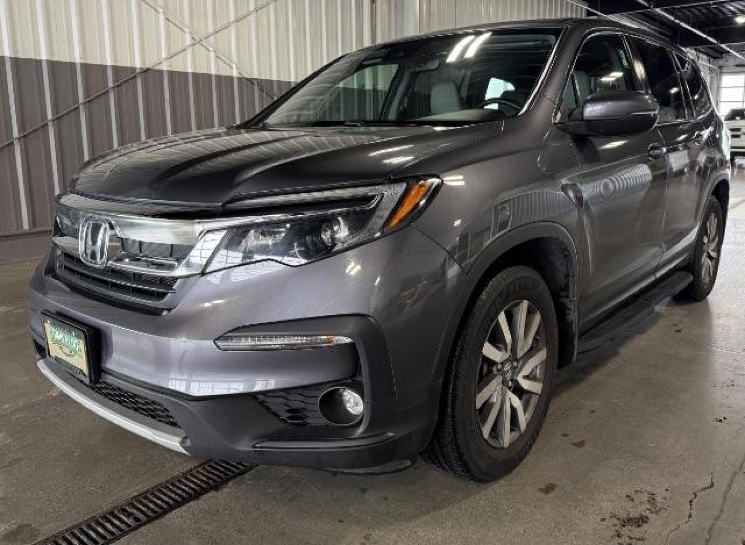 2020 GRAY /Black, leather Honda Pilot EXL 4WD (5FNYF6H58LB) with an 3.5L V6 SOHC 24V engine, 6-Speed Automatic transmission, located at 1235 N Woodruff Ave., Idaho Falls, 83401, (208) 523-1053, 43.507172, -112.000488 - Photo#0