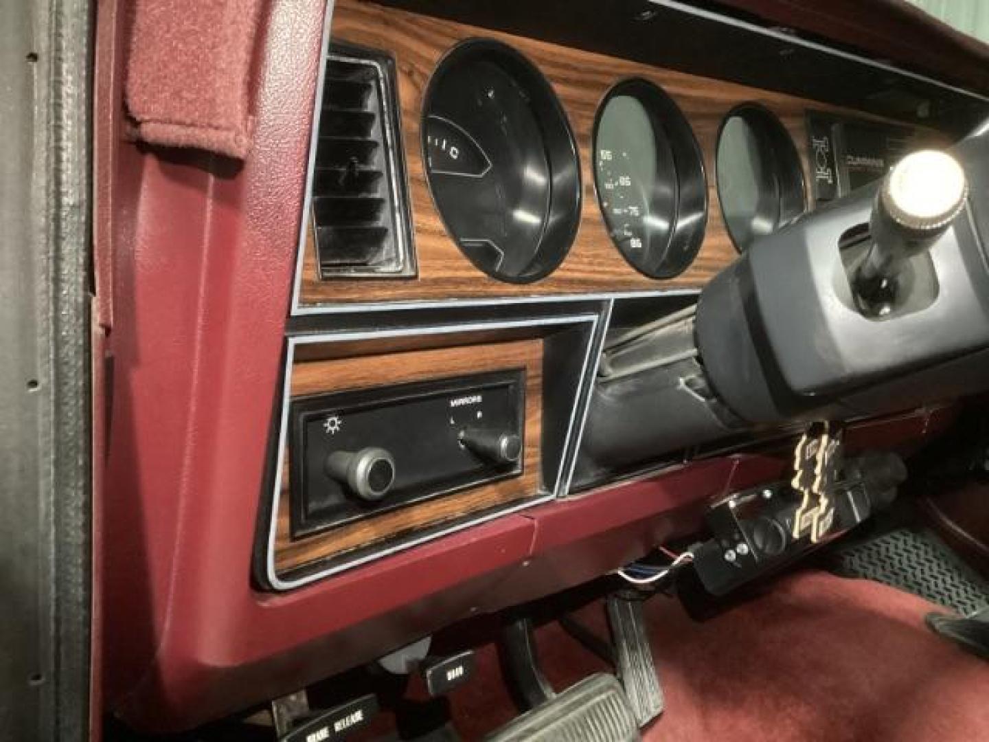 1989 RED/WHITE /CLOTH Dodge W250 Reg. Cab 8-ft. Bed 4WD (1B7KM2686KS) with an 5.9L L6 OHV 12V TURBO DIESEL engine, 3-Speed Automatic transmission, located at 1235 N Woodruff Ave., Idaho Falls, 83401, (208) 523-1053, 43.507172, -112.000488 - Photo#11