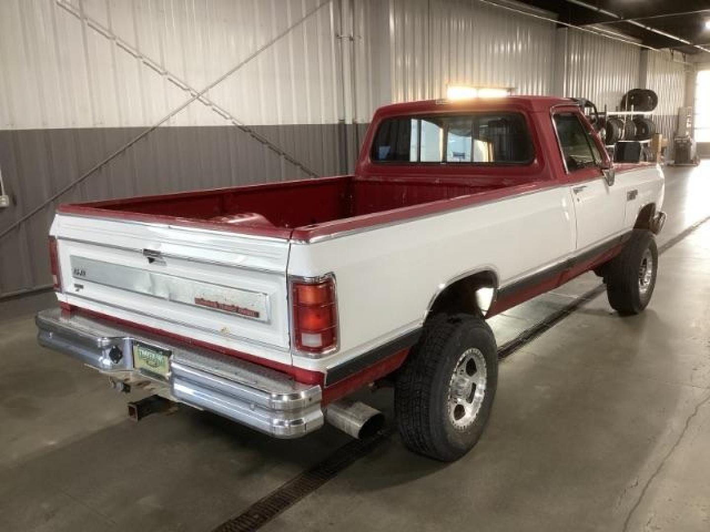 1989 RED/WHITE /CLOTH Dodge W250 Reg. Cab 8-ft. Bed 4WD (1B7KM2686KS) with an 5.9L L6 OHV 12V TURBO DIESEL engine, 3-Speed Automatic transmission, located at 1235 N Woodruff Ave., Idaho Falls, 83401, (208) 523-1053, 43.507172, -112.000488 - Photo#3