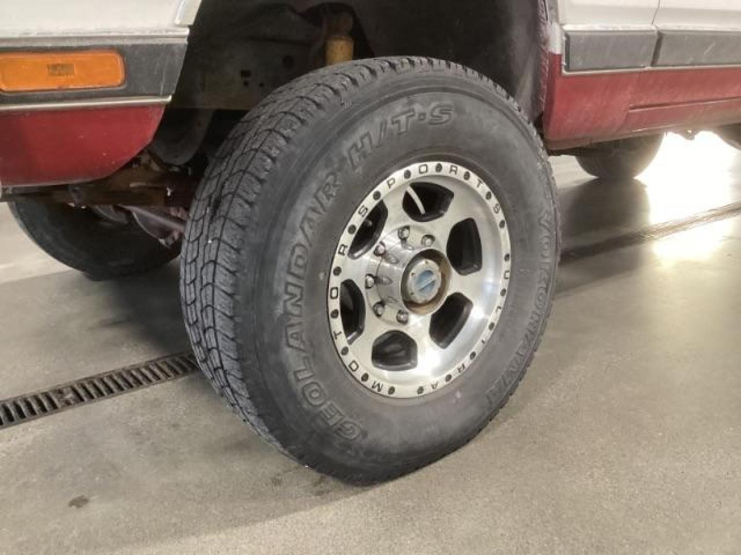 1989 RED/WHITE /CLOTH Dodge W250 Reg. Cab 8-ft. Bed 4WD (1B7KM2686KS) with an 5.9L L6 OHV 12V TURBO DIESEL engine, 3-Speed Automatic transmission, located at 1235 N Woodruff Ave., Idaho Falls, 83401, (208) 523-1053, 43.507172, -112.000488 - Photo#7