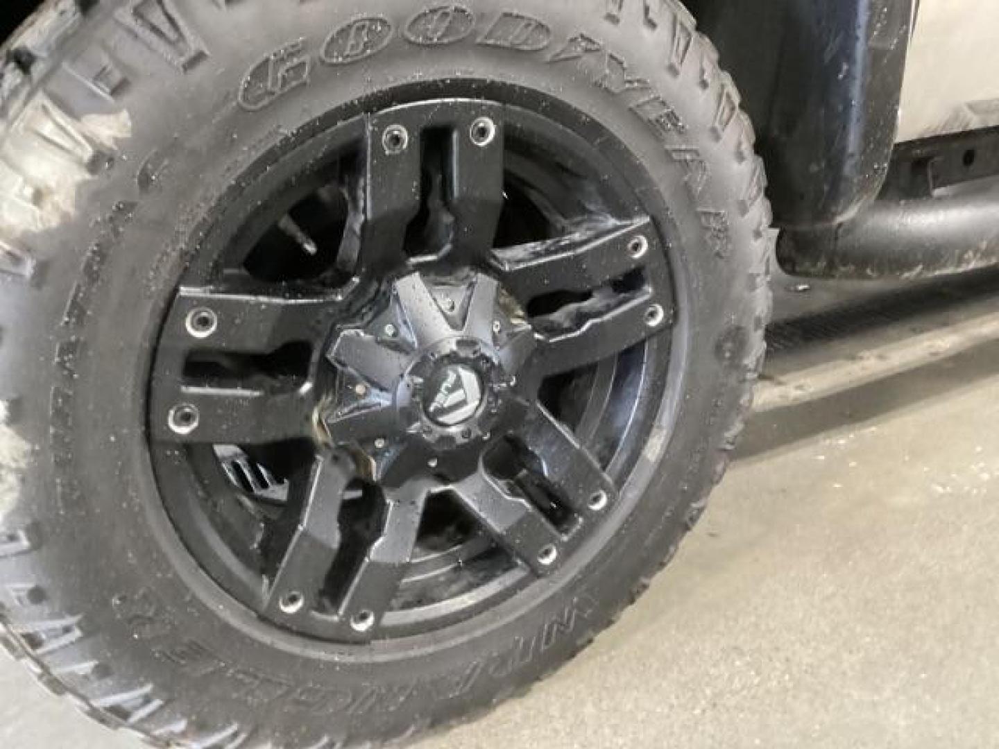 2013 Onyx Black /Ebony Leather Interior GMC Sierra 2500HD SLT Crew Cab 4WD (1GT121E86DF) with an 6.6L V8 OHV 32V TURBO DIESEL engine, 6-Speed Automatic transmission, located at 1235 N Woodruff Ave., Idaho Falls, 83401, (208) 523-1053, 43.507172, -112.000488 - Photo#8