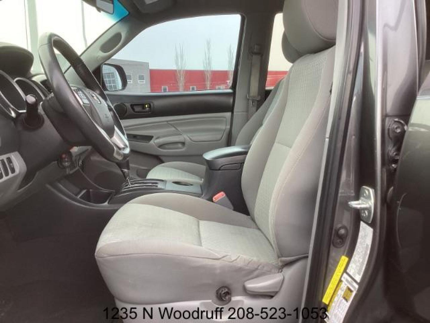 2013 GRAY /Graphite Cloth Interior Toyota Tacoma Double Cab V6 Auto 4WD (5TFLU4EN6DX) with an 4.0L V6 DOHC 24V engine, 5-Speed Automatic transmission, located at 1235 N Woodruff Ave., Idaho Falls, 83401, (208) 523-1053, 43.507172, -112.000488 - Photo#13