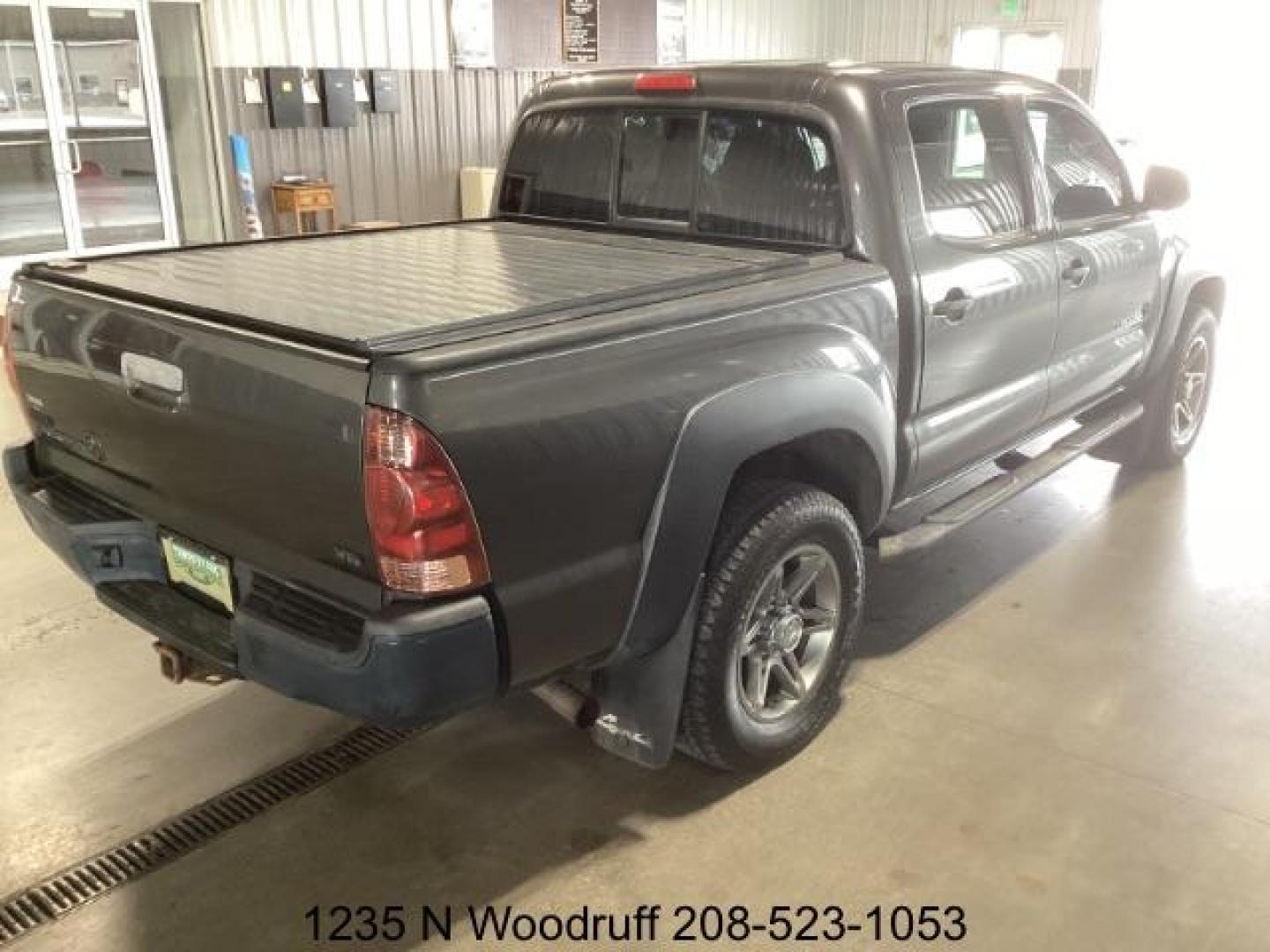 2013 GRAY /Graphite Cloth Interior Toyota Tacoma Double Cab V6 Auto 4WD (5TFLU4EN6DX) with an 4.0L V6 DOHC 24V engine, 5-Speed Automatic transmission, located at 1235 N Woodruff Ave., Idaho Falls, 83401, (208) 523-1053, 43.507172, -112.000488 - Photo#4