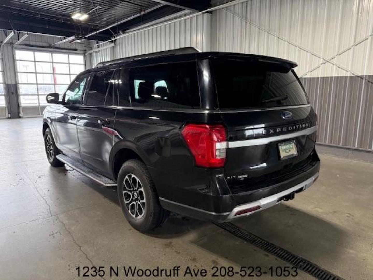 2022 Agate Black Metallic /Black Onyx Ford Expedition MAX XLT 4WD (1FMJK1JT0NE) with an 3.5L V6 DOHC 24V FFV engine, 6-Speed Automatic transmission, located at 1235 N Woodruff Ave., Idaho Falls, 83401, (208) 523-1053, 43.507172, -112.000488 - Photo#2