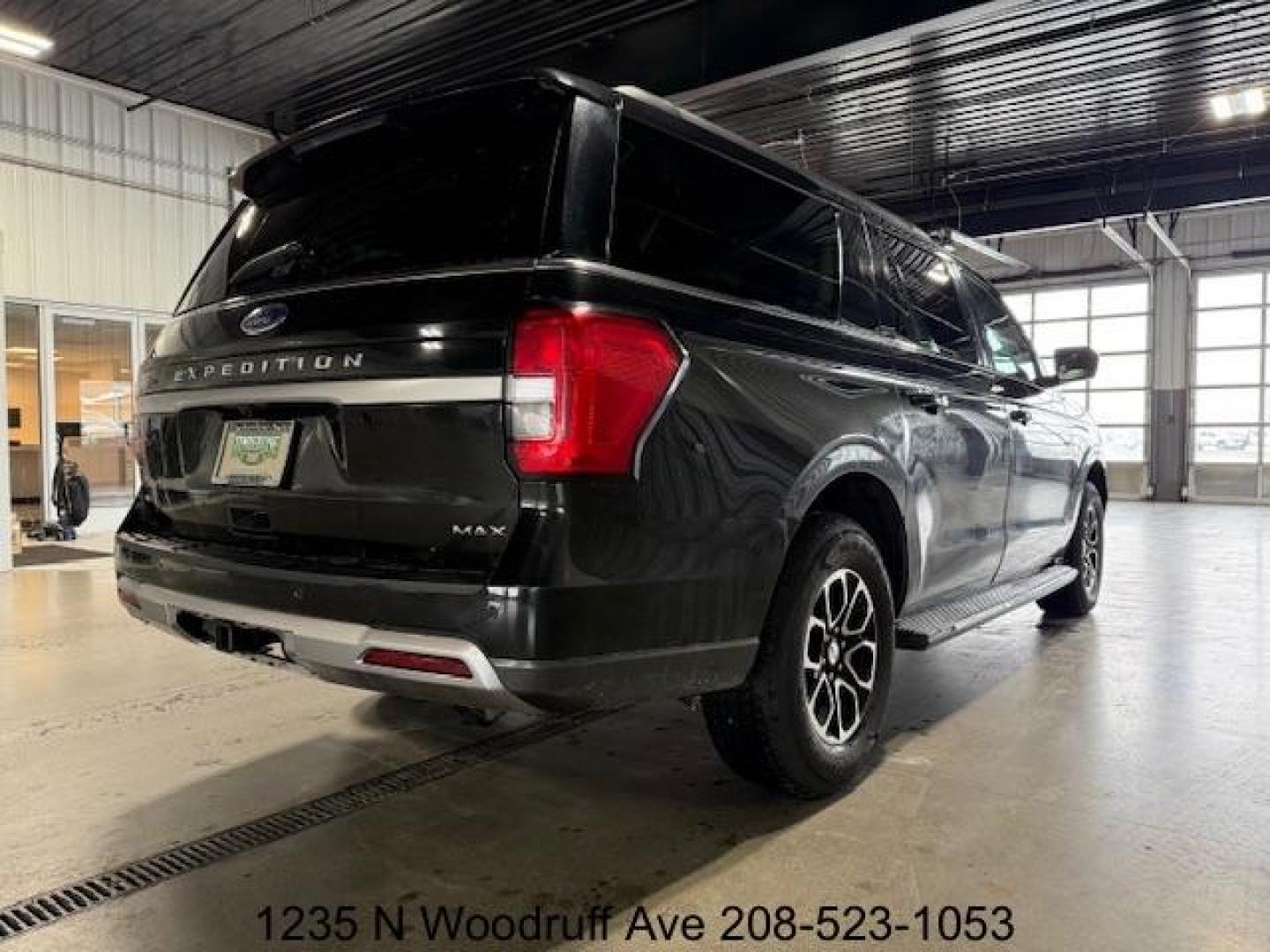 2022 Agate Black Metallic /Black Onyx Ford Expedition MAX XLT 4WD (1FMJK1JT0NE) with an 3.5L V6 DOHC 24V FFV engine, 6-Speed Automatic transmission, located at 1235 N Woodruff Ave., Idaho Falls, 83401, (208) 523-1053, 43.507172, -112.000488 - Photo#4