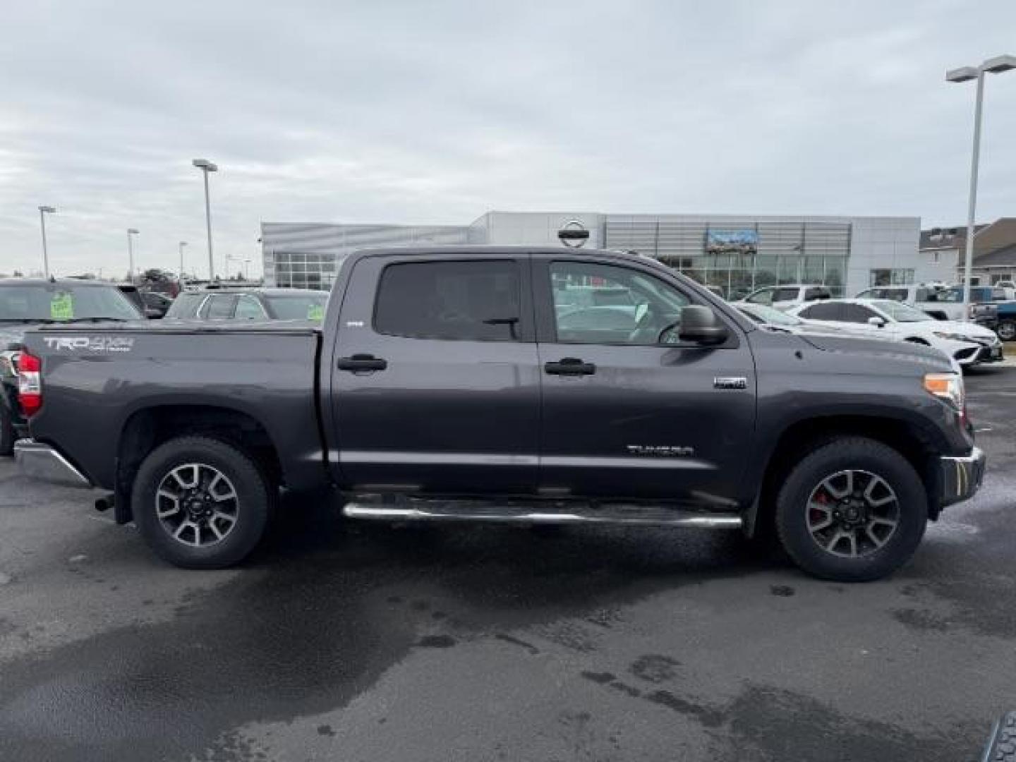 2017 Magnetic Gray Metallic /Black, cloth Toyota Tundra SR5 5.7L V8 CrewMax 4WD (5TFDY5F12HX) with an 5.7L V8 DOHC 32V engine, 6-Speed Automatic transmission, located at 1235 N Woodruff Ave., Idaho Falls, 83401, (208) 523-1053, 43.507172, -112.000488 - Photo#5