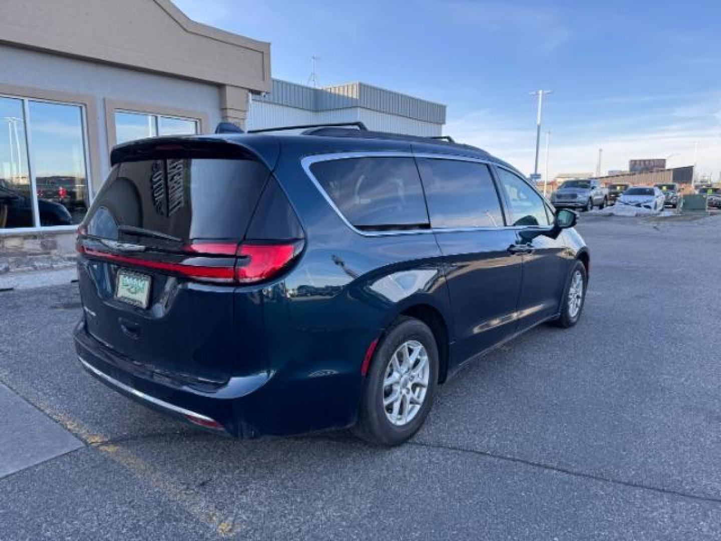 2022 BLUE /Black CHRYSLER Pacifica Touring L (2C4RC1BG0NR) with an 3.6L V-6 DOHC engine, AUTOMATIC transmission, located at 1235 N Woodruff Ave., Idaho Falls, 83401, (208) 523-1053, 43.507172, -112.000488 - Photo#2