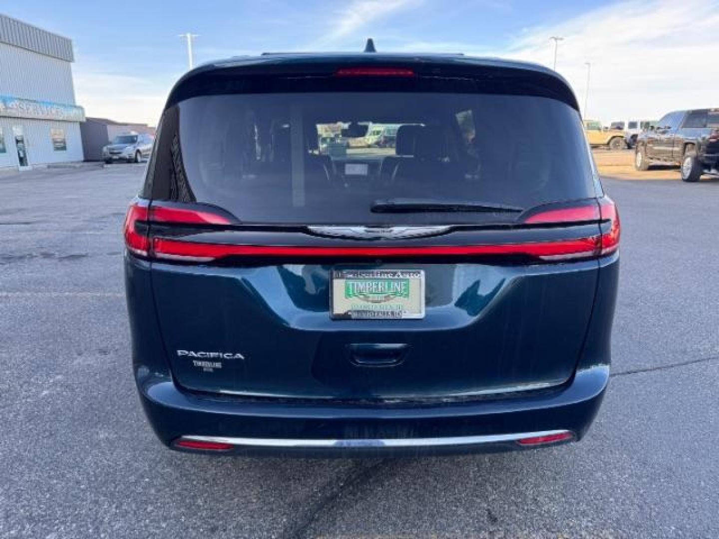 2022 BLUE /Black CHRYSLER Pacifica Touring L (2C4RC1BG0NR) with an 3.6L V-6 DOHC engine, AUTOMATIC transmission, located at 1235 N Woodruff Ave., Idaho Falls, 83401, (208) 523-1053, 43.507172, -112.000488 - Photo#3