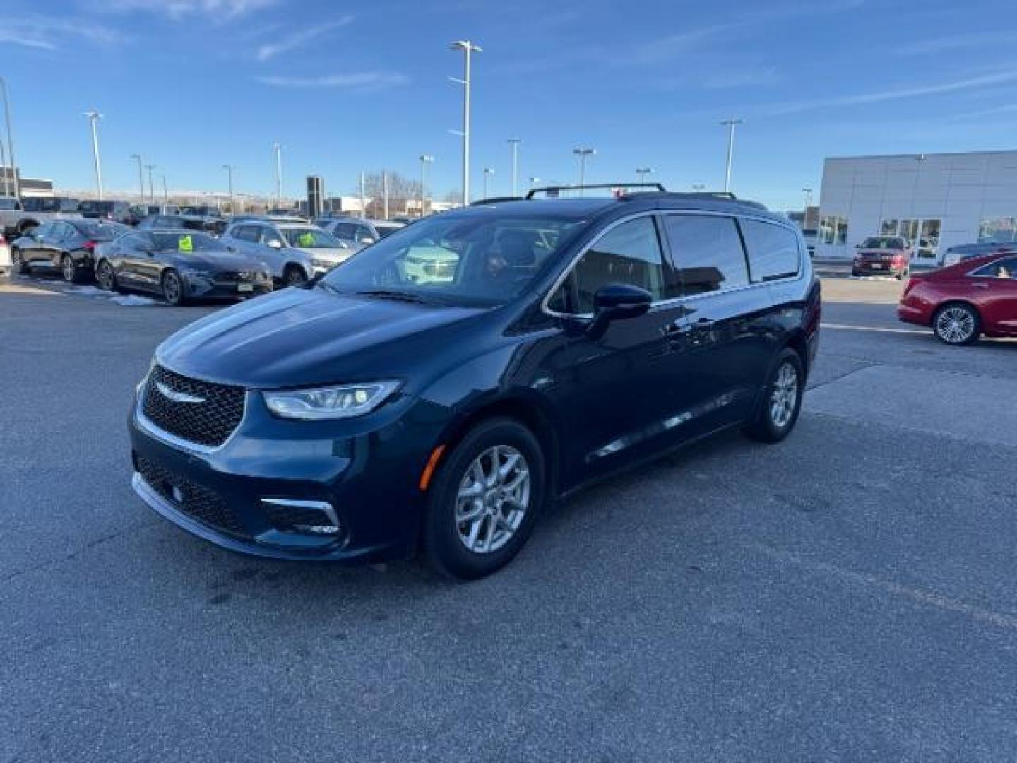 2022 BLUE /Black CHRYSLER Pacifica Touring L (2C4RC1BG0NR) with an 3.6L V-6 DOHC engine, AUTOMATIC transmission, located at 1235 N Woodruff Ave., Idaho Falls, 83401, (208) 523-1053, 43.507172, -112.000488 - Photo#6