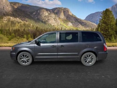 2015 Chrysler Town and Country S